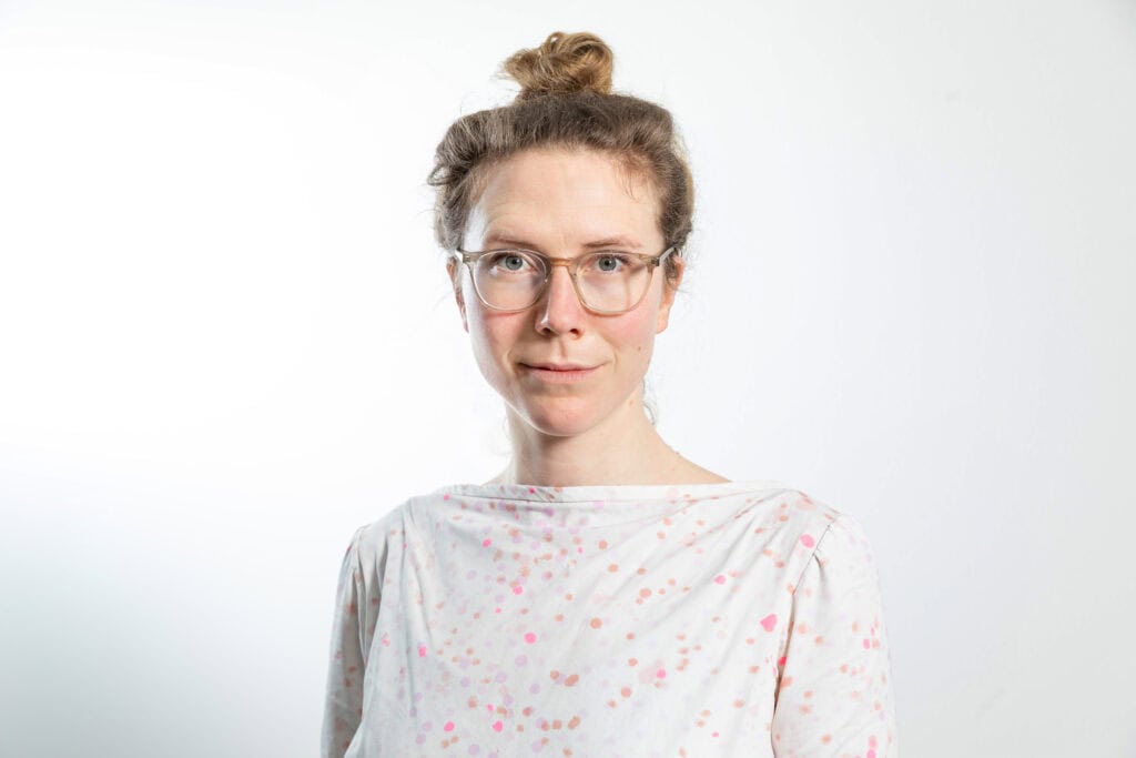 Innovative Gründerin in Schwedt bei Startup Labor Schwedt, Fokus auf Innovation und Startup-Unterstützung.