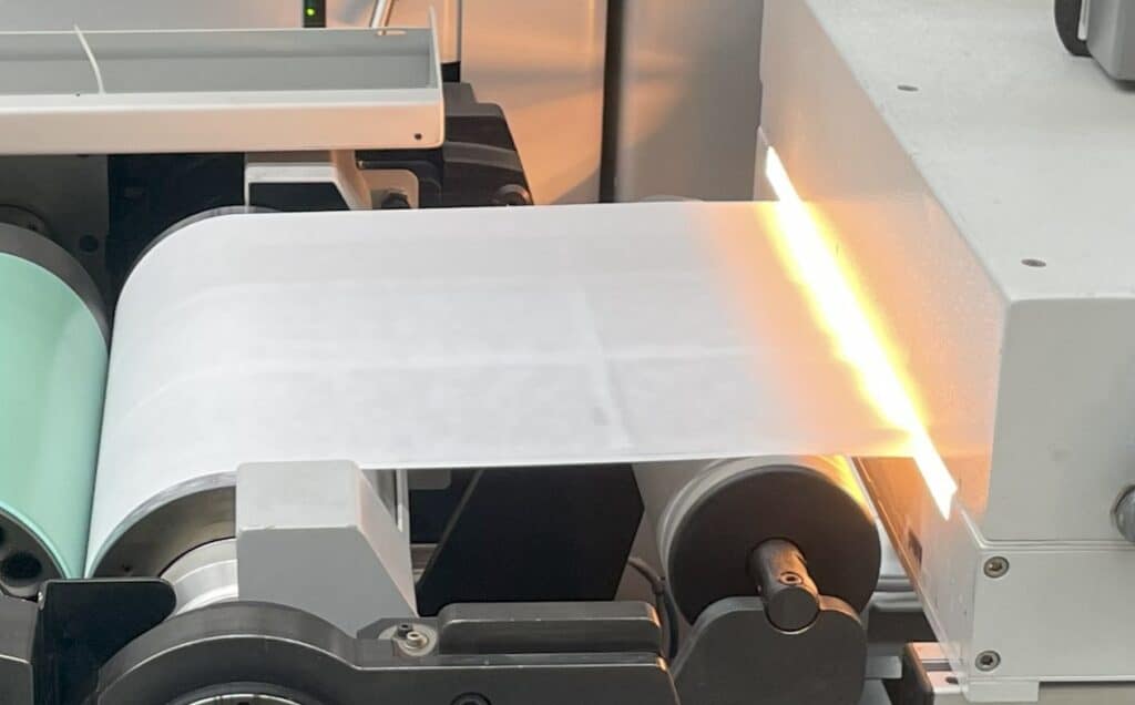 Automatisierte Produktionsmaschine bei Startup Labor Schwedt.