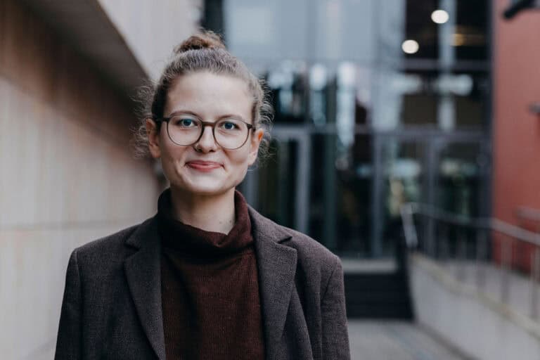 Erfolgreiche Gründerin bei Startup Labor Schwedt, Innovation und Unternehmertum in Berlin.