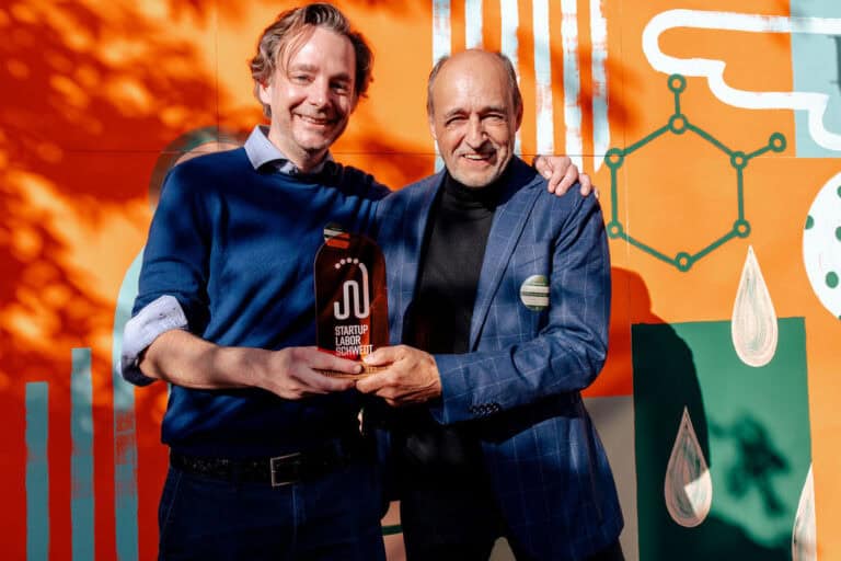 Innovativer Gründerpreis bei Startup Labor Schwedt, kreative Teamarbeit und Innovationen gefeiert.